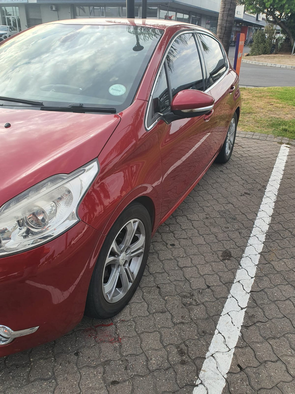 2012 Peugeot 208 1.6 VTi Aware – Service History