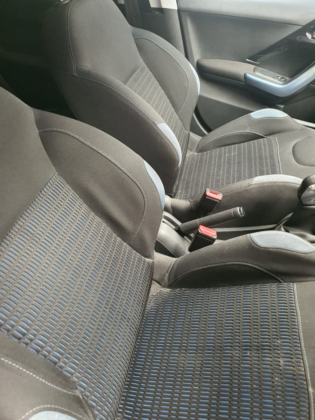 2012 Peugeot 208 1.6 VTi Aware – Service History