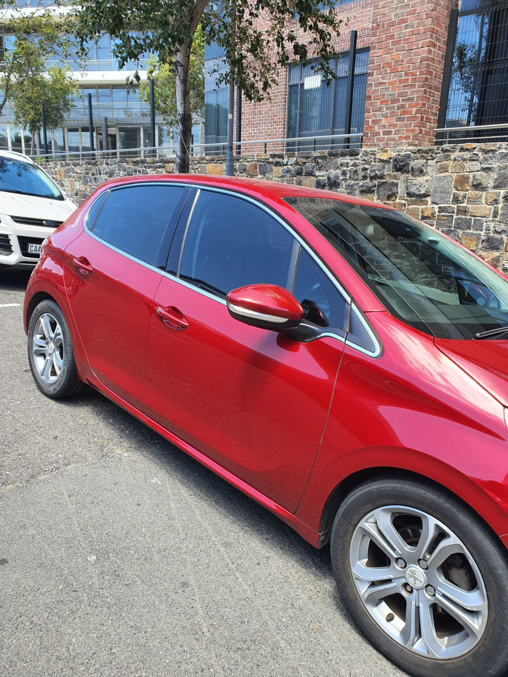 2012 Peugeot 208 1.6 VTi Aware – Service History