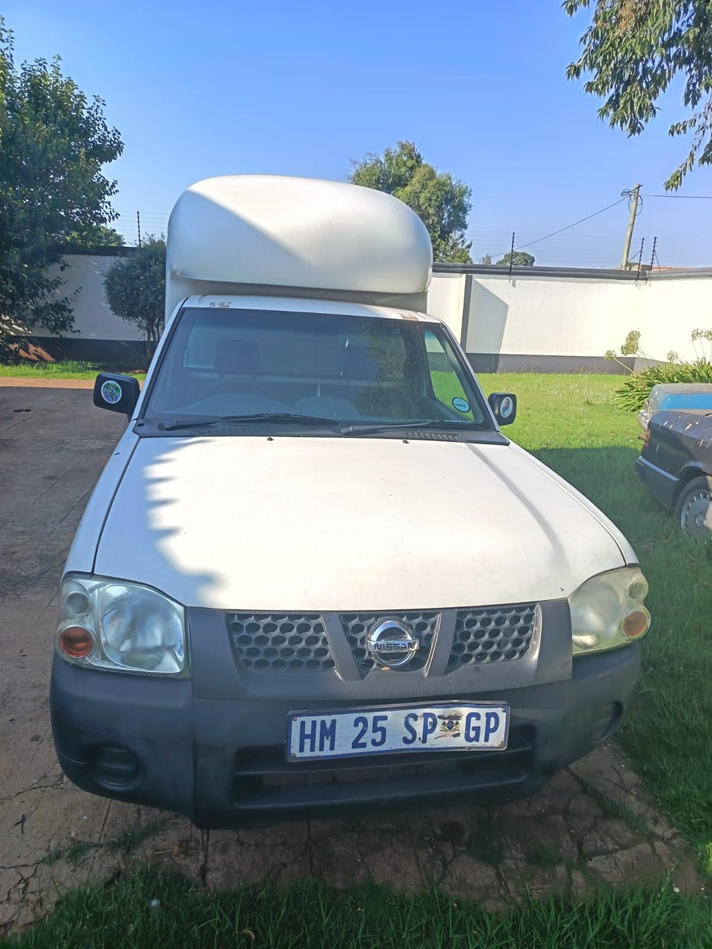 2018 Nissan NP300 Hardbody 2.0L Long Wheelbase – 184,000km