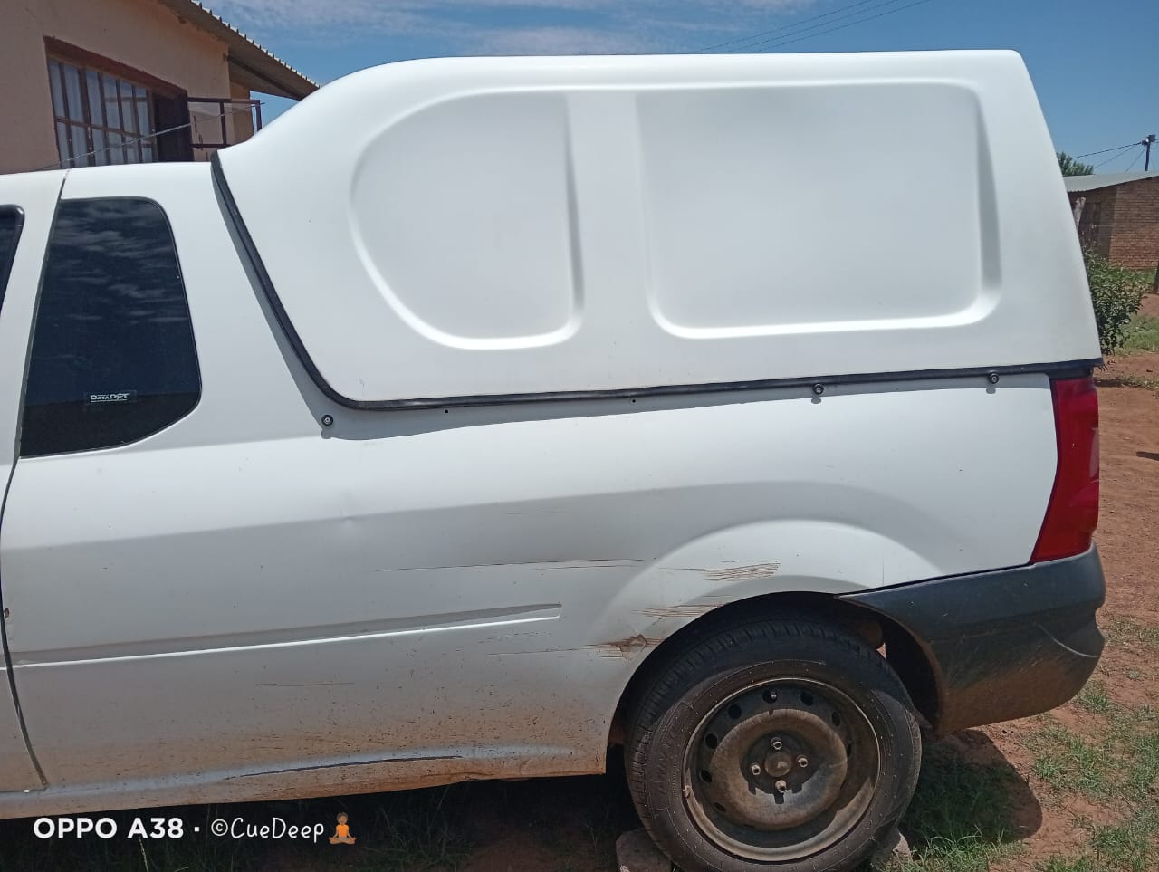 2013 Nissan NP200 1.6 – 320,470 km