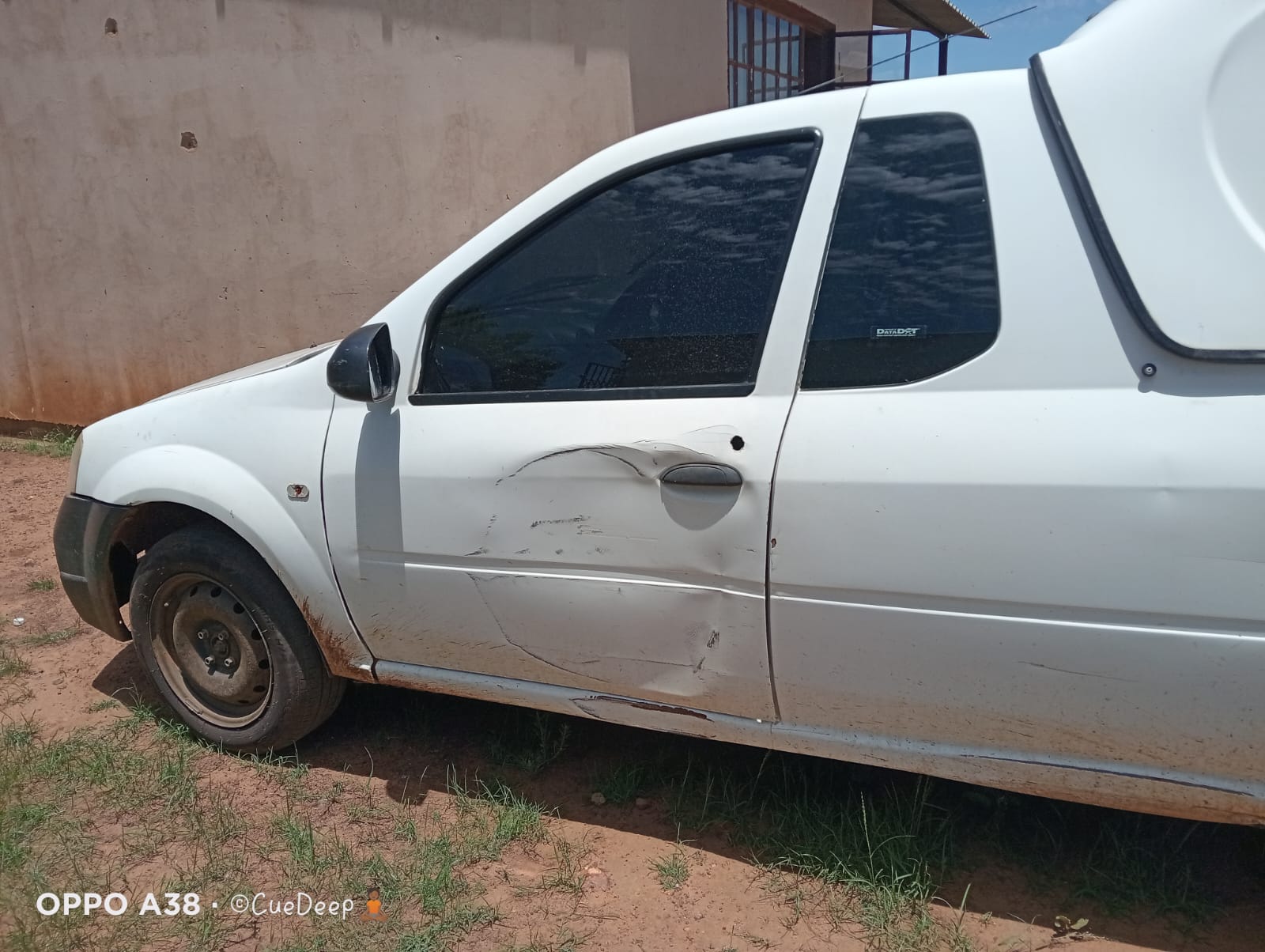 2013 Nissan NP200 1.6 – 320,470 km