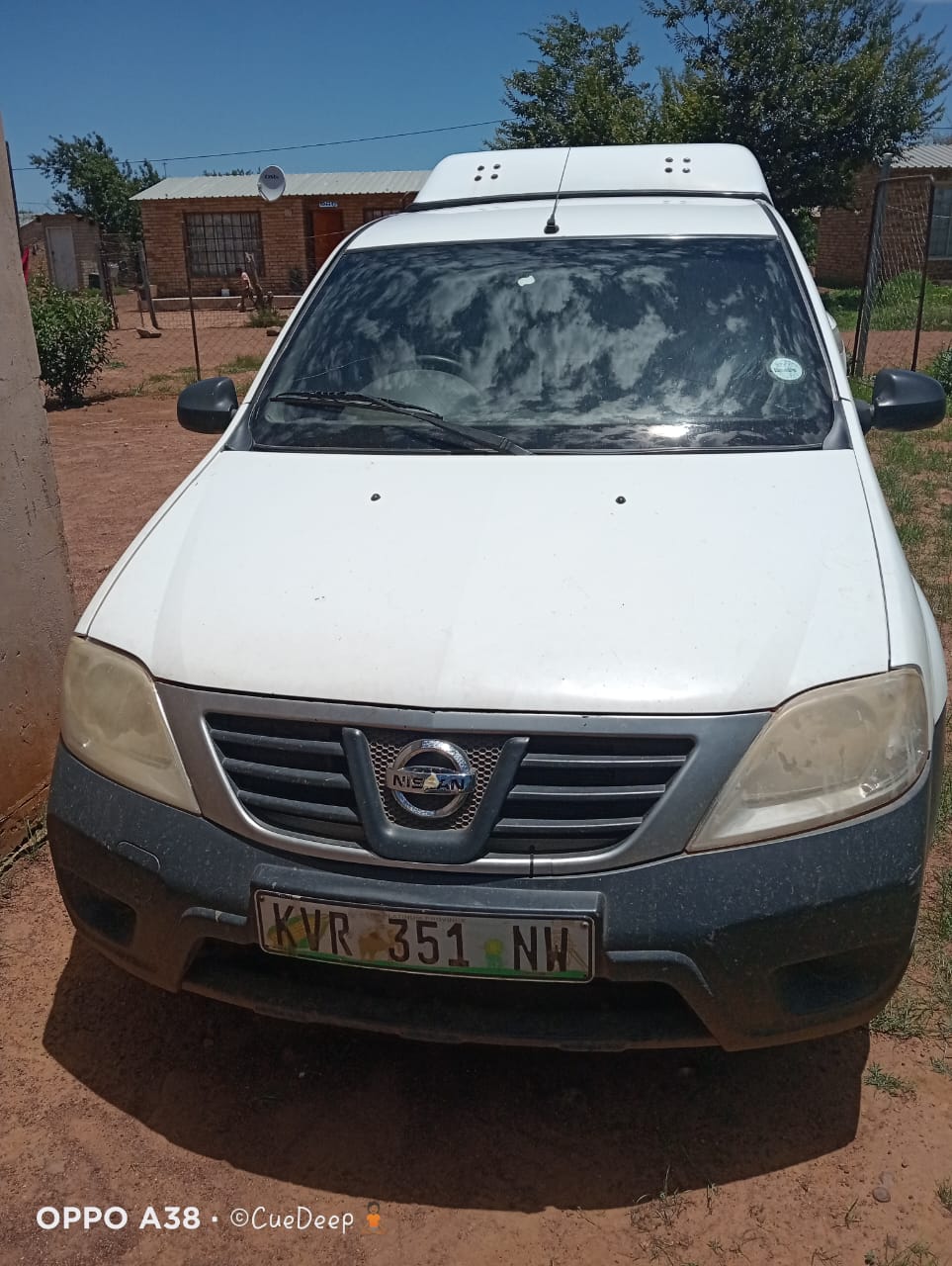 2013 Nissan NP200 1.6 – 320,470 km